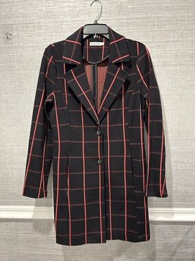 Avec Les Filles Blackwith Red Windowpane Lines